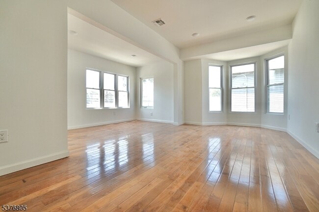 Photo - 264 Greylock Pkwy Apartment Unit 2