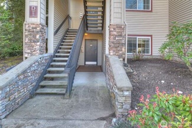 3Bd/2Bd Issaquah Condo - 3Bd/2Bd Issaquah Condo Unit D101