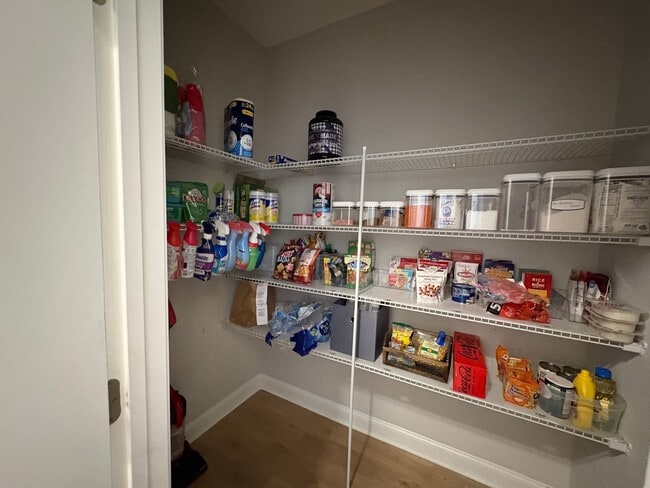 Photo - MOVE IN SPECIAL: $1000 OFF 1ST MONTH'S RENT!**