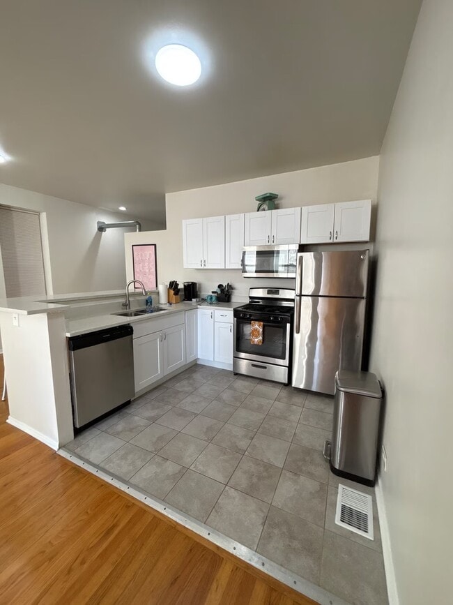 Photo - 2122 W Huron St Unit 1