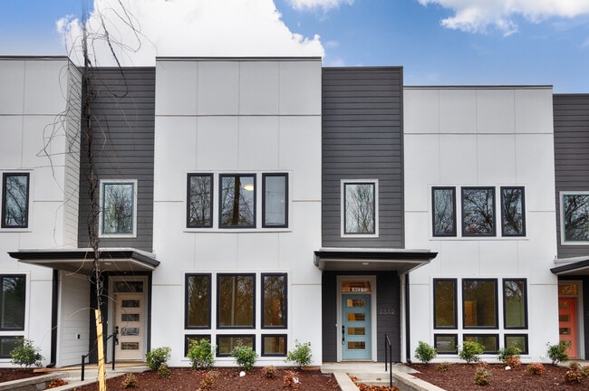 Photo - 2512 Freeman Rd SW