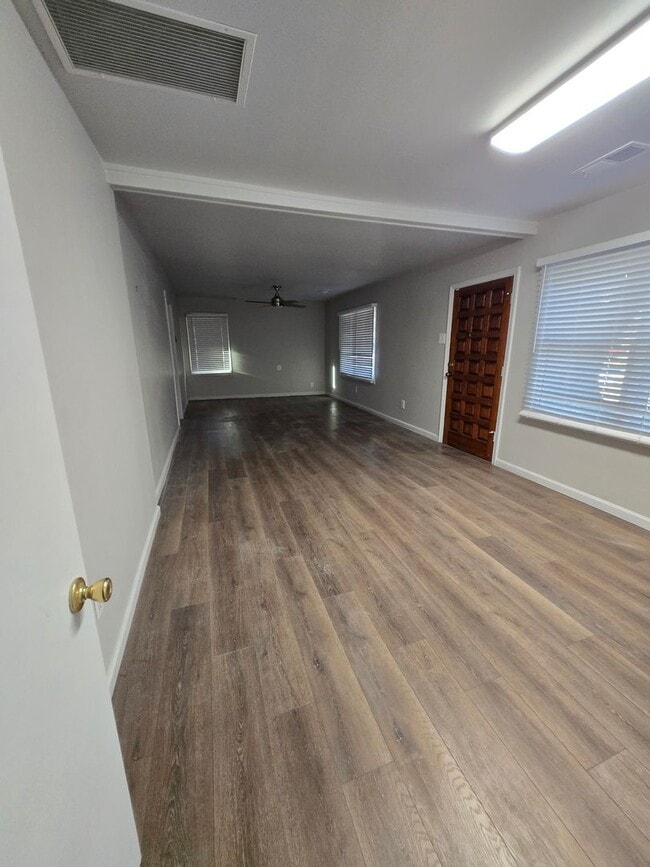 Photo - Charming & Conveniently located 3 bedroom home, 1.5 bath in 38134!