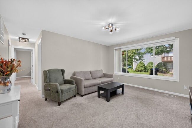 Photo - 665 Thorntree Ct Unit A-1