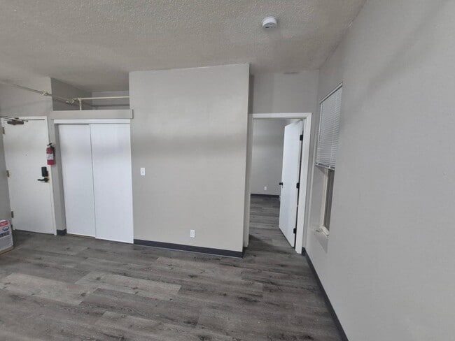 Photo - 301 N Riverfront Dr Unit 305