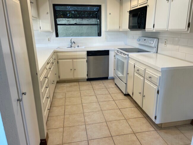 Photo - 7537 Jerez Ct