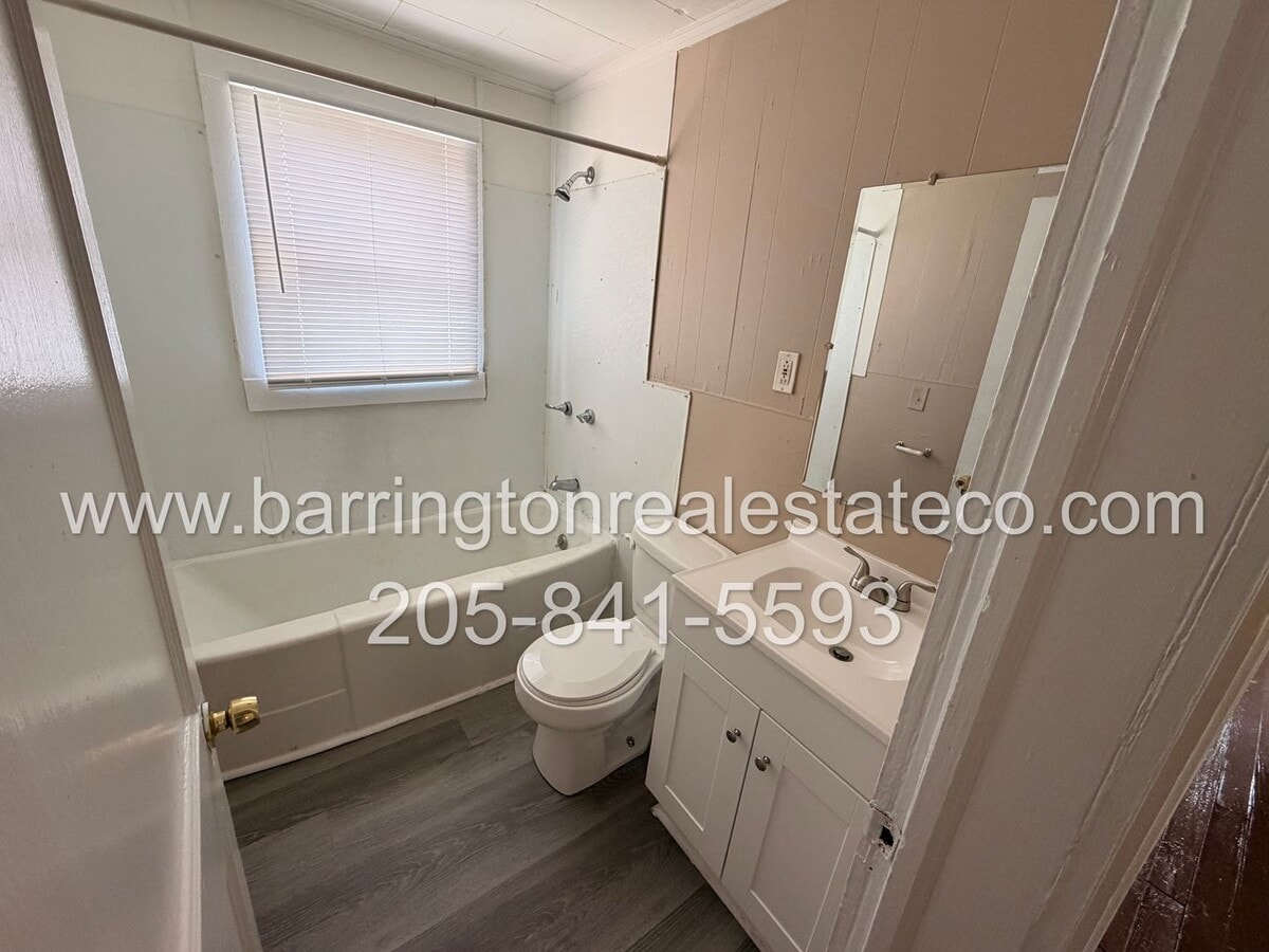 Photo - 728 29th St SW