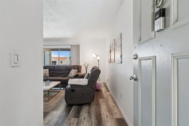 Photo - 7210 N Manhattan Ave Unit 523