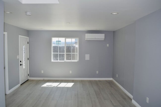 Photo - 137 N Commonwealth Ave