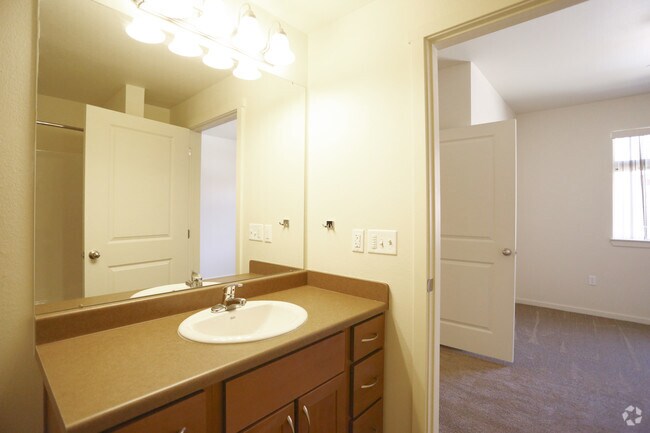 2BR, 2BA - Willow