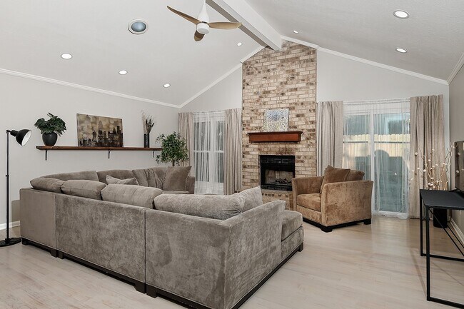 99 N Deerfoot Cir