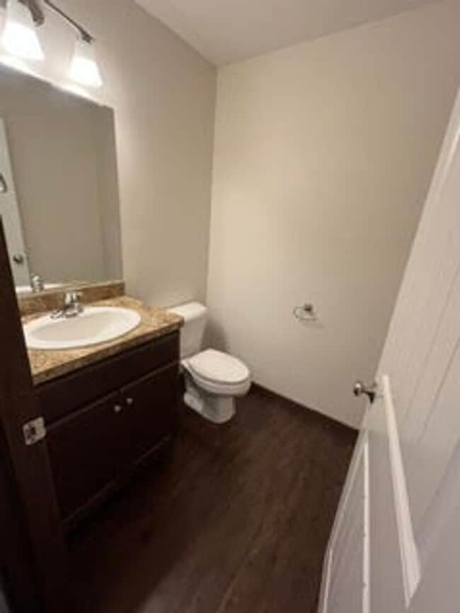Photo - 585 Birch Hill Dr