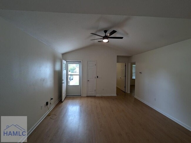 Photo - 130 Willow Oak Dr