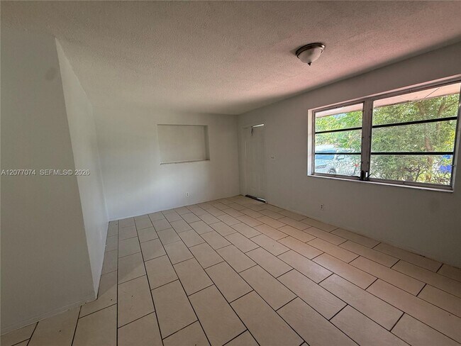 Photo - 5715 Hayes St Unit 5715