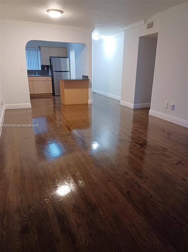 Photo - 980 NE 170th St Unidad 204