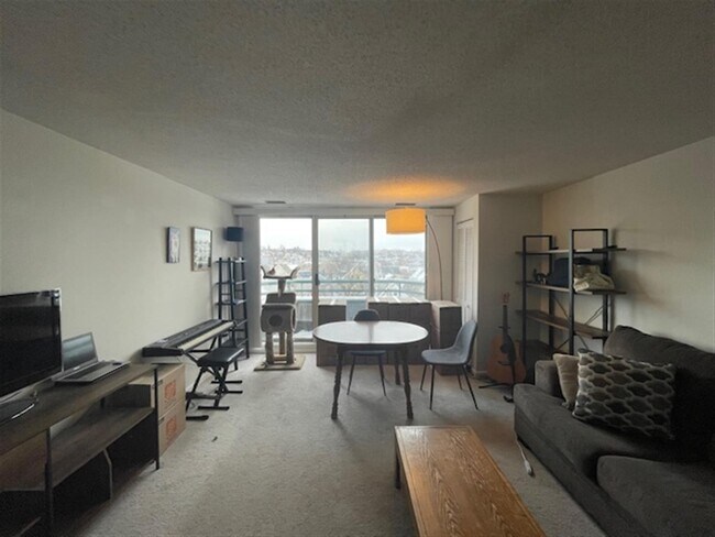 Photo - 175 Beacon St