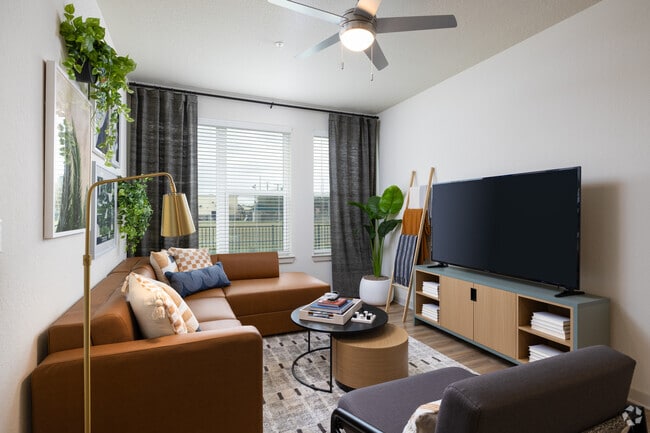 4BR, 4BA - 1,352SF - Living Room