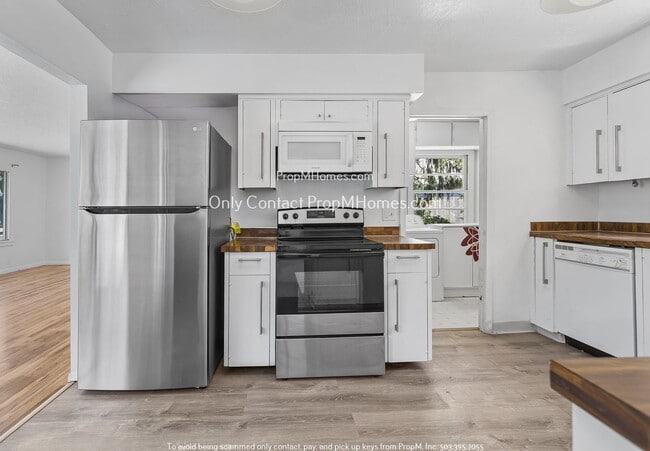 Photo - Charming Three Bedroom in Woodstock Neighborhood!