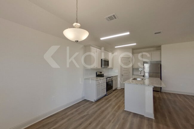 Photo - 17611 Carlisle Ave