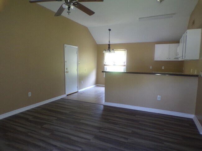 3583 Russelwood Dr