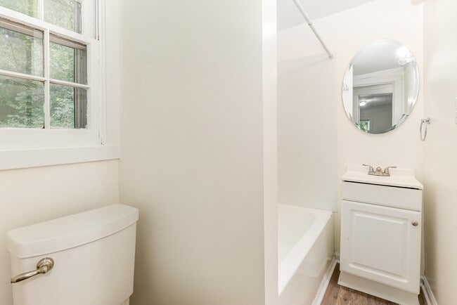 Photo - 1018 Bridge St