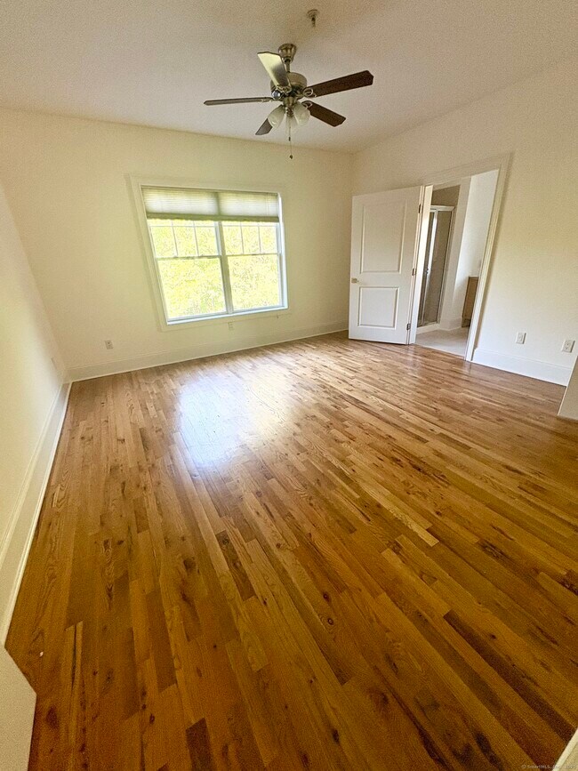 Photo - 21 Seir Hill Rd Unit APT 4