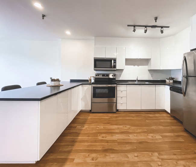 Building Photo - Rutledge Manor