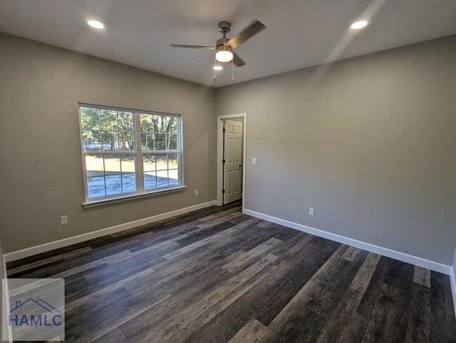 Photo - 275 Myrtle Ave