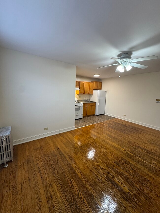 Photo - 4956 S Prairie Ave