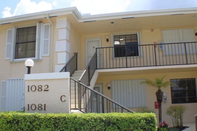 Building Photo - 1082 Keystone Dr Unit C