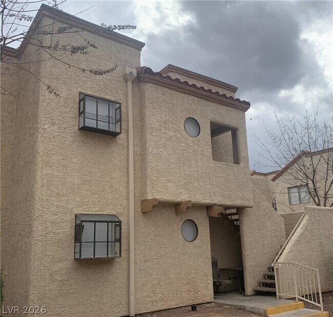 Photo - 2985 Juniper Hills Blvd Unidad 203