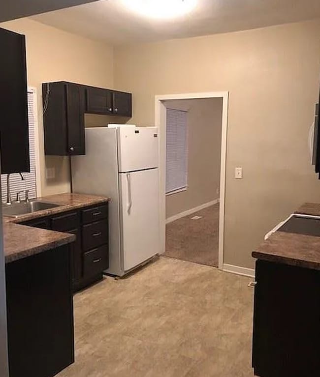 Building Photo - Pet friendly 3 Bedroom, 1 Bathroom home!