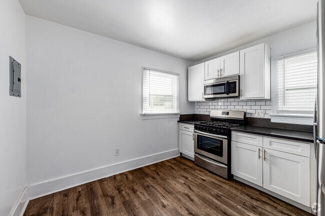 2BR, 1BA - Dining Room