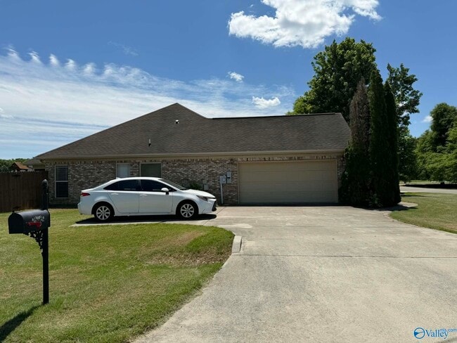 Photo - 100 Louise Taylor Cir