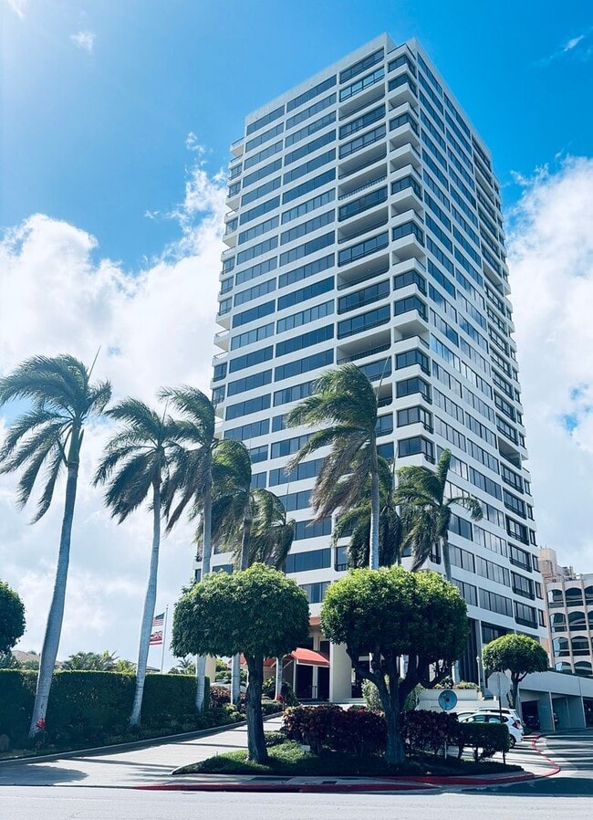 Building Photo - Luxury Kahala Condominium - 2bd/2ba/1pkg