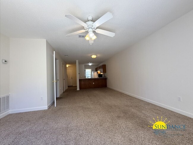 Photo - 102 Duloft St