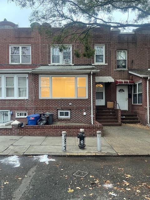 Building Photo - 61-01 60th Dr