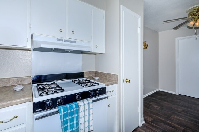 Cocina - South Hill Apartments
