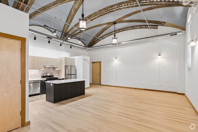 Interior Photo - 4611 S Ellis Ave