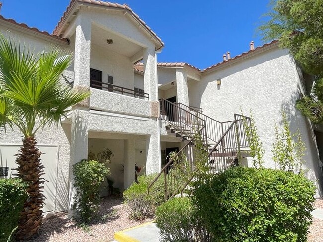 Building Photo - Carry Over Showing: This property has been... Rental