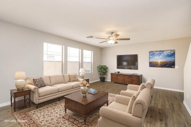 Photo - 650 E Woodsman Pl