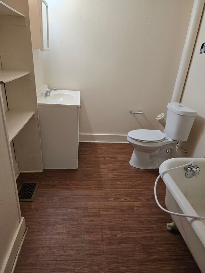 Photo - 1711 E 3rd St Unit All Utilities included