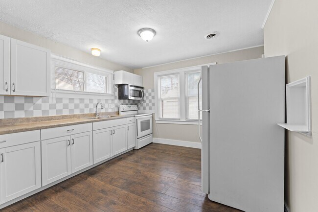 Photo - 8638 Cadillac Ave