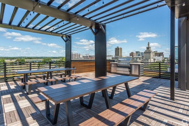 Photo - 245 Kingston Cedar Rapids