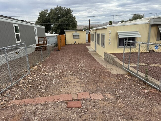 Photo - 1 BR 1Ba with enclosed Porch/Patio, fenced yard, RV Parking