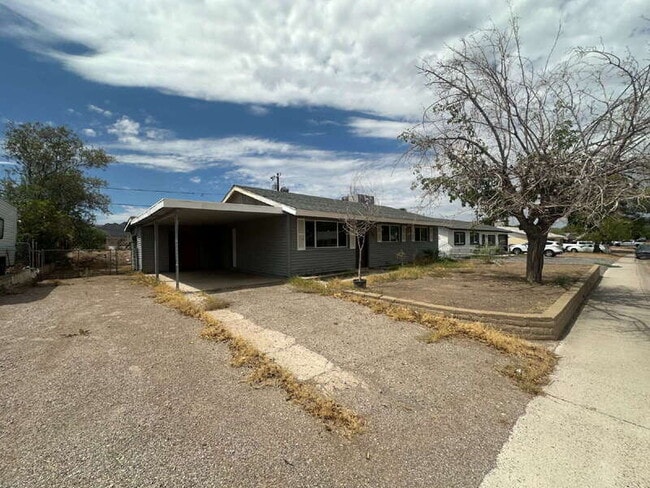 Photo - 327 Fairhaven Rd House