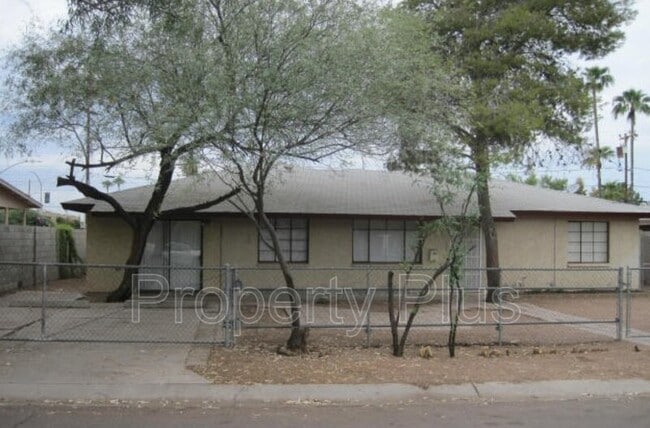 Building Photo - 1228 S McKemy St