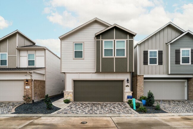 8209 Rising Stream Dr