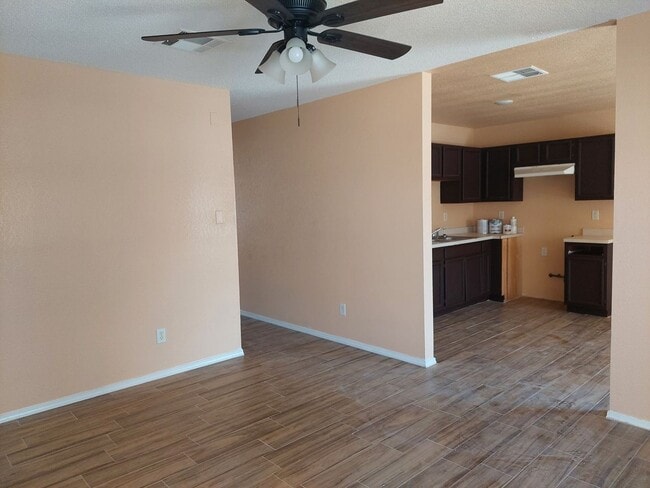 Photo - 3 bedroom 2 bathroom home!