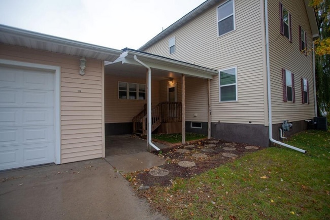 Photo - 1096 Eastern Ave