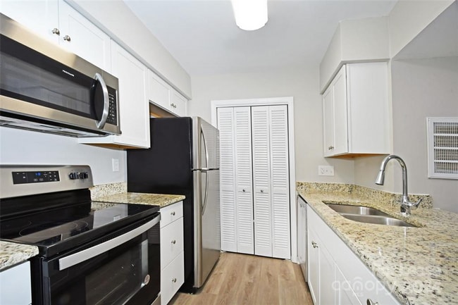 Building Photo - 1185 Harrowfield RD Management company Select Real Estate Group INC Unit 8175